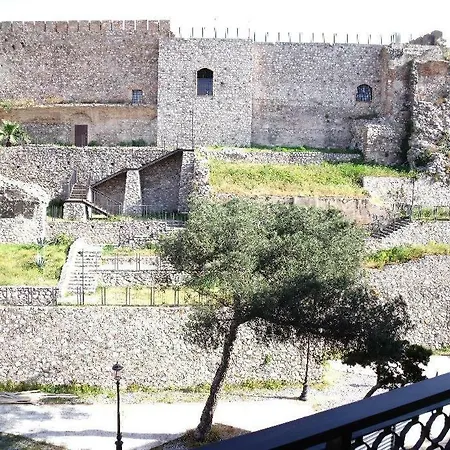 فندق مبيت وإفطار Aragonese ريجّو دي كالابريا
